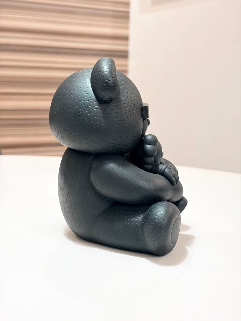 KAWS OriginalFake UNDERCOVER カウズ ベア 黒