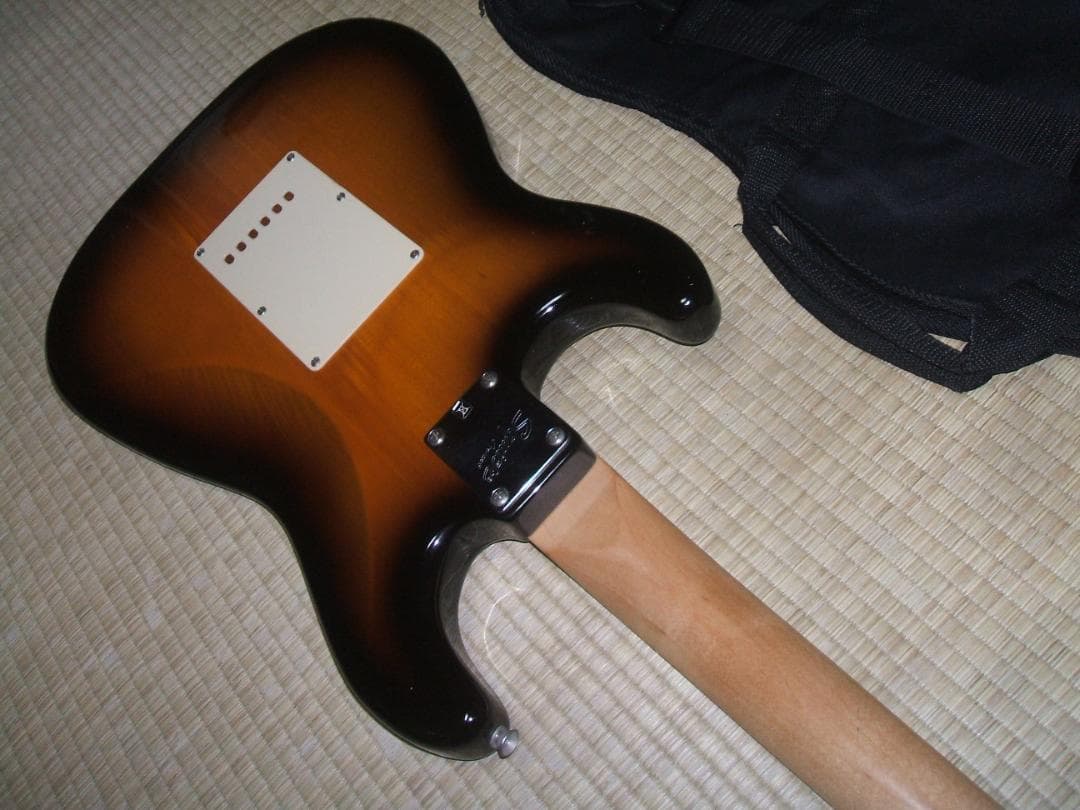 a*0様 スクワイア フェンダー ストラトキャスター エレキギター STRAT