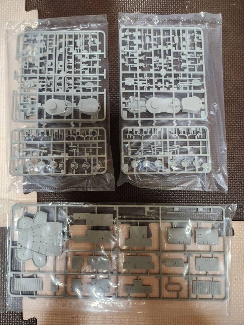 トランペッター 1/350 戦艦 クイーン・エリザベス プラモ　未組立品