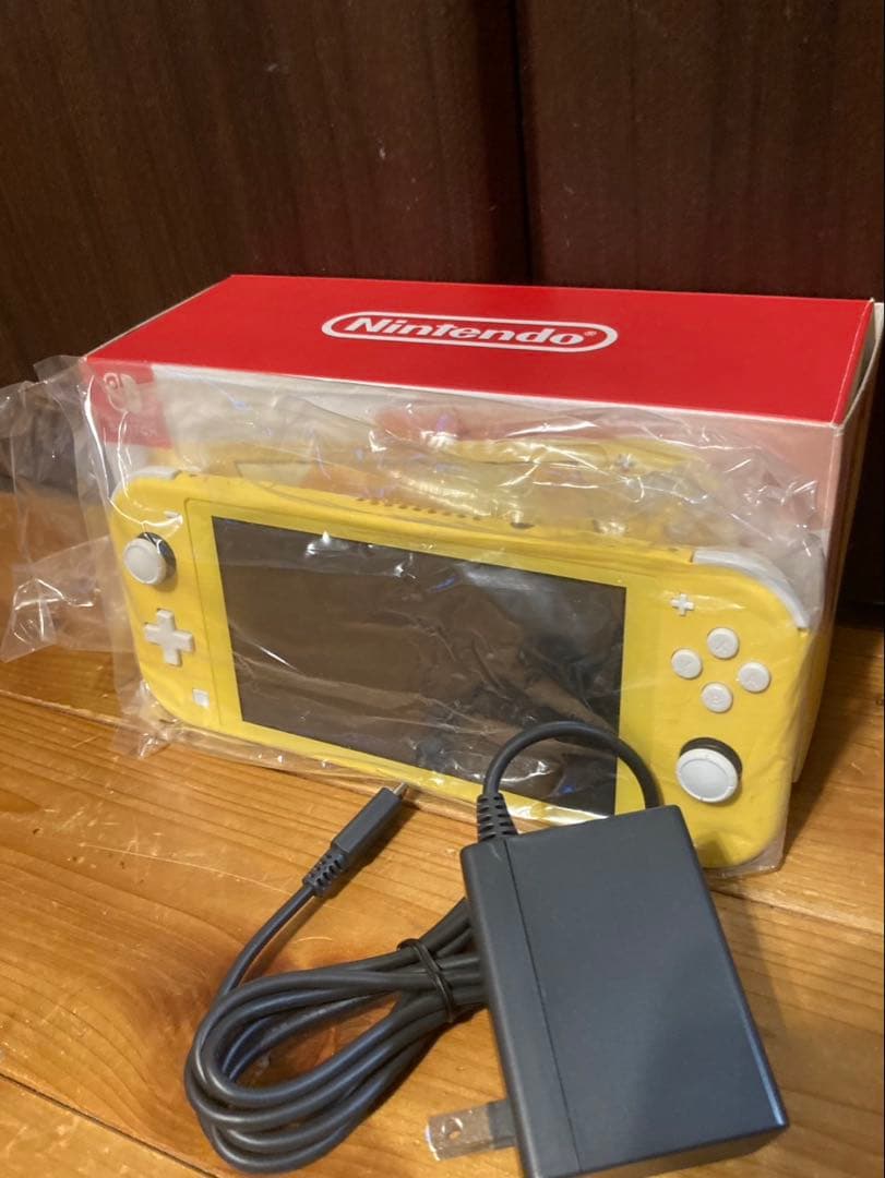 Nintendo Switch Lite イエロー 未使用