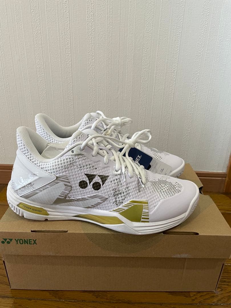 YONEX バドミントンシューズ 26.5cm ホワイト/ゴールド　新品未使用