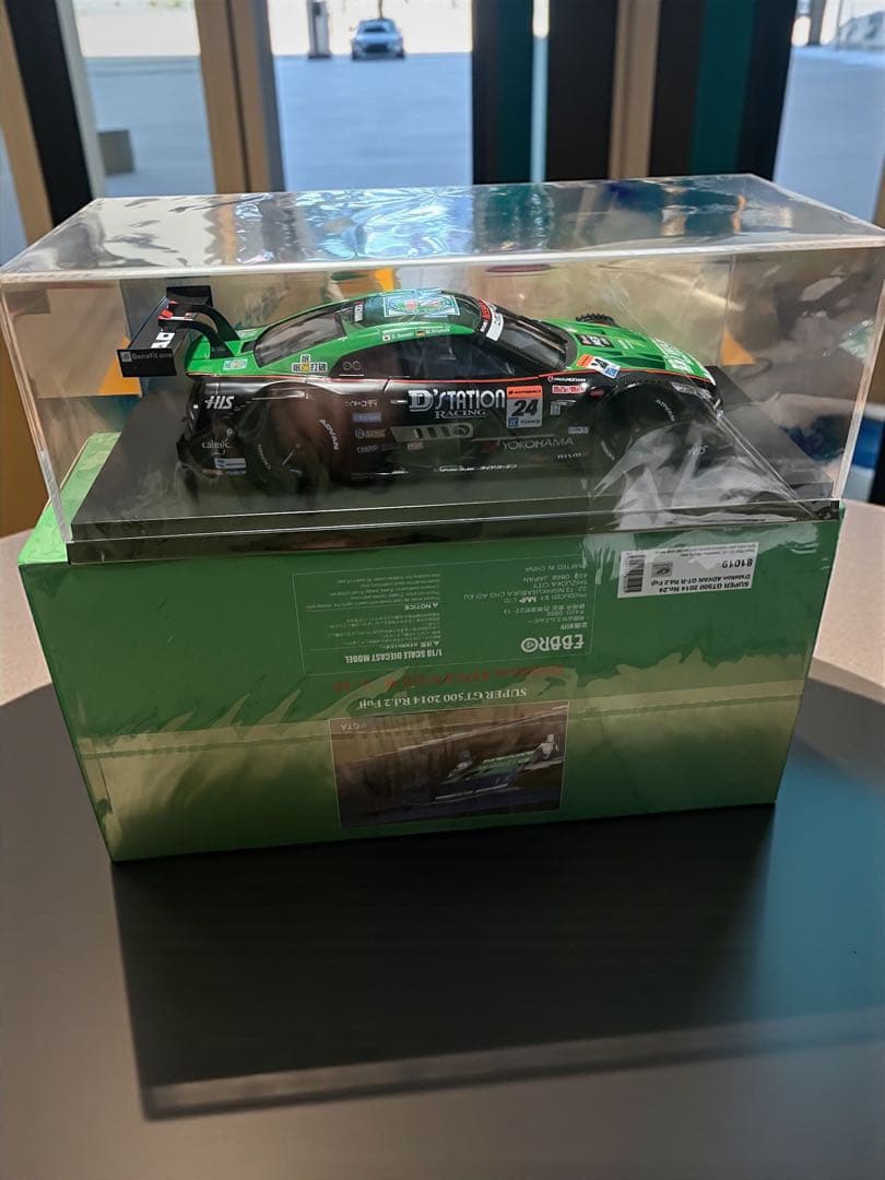 美品 エブロ ADVAN gt-r35 1/18スケール ミニカー