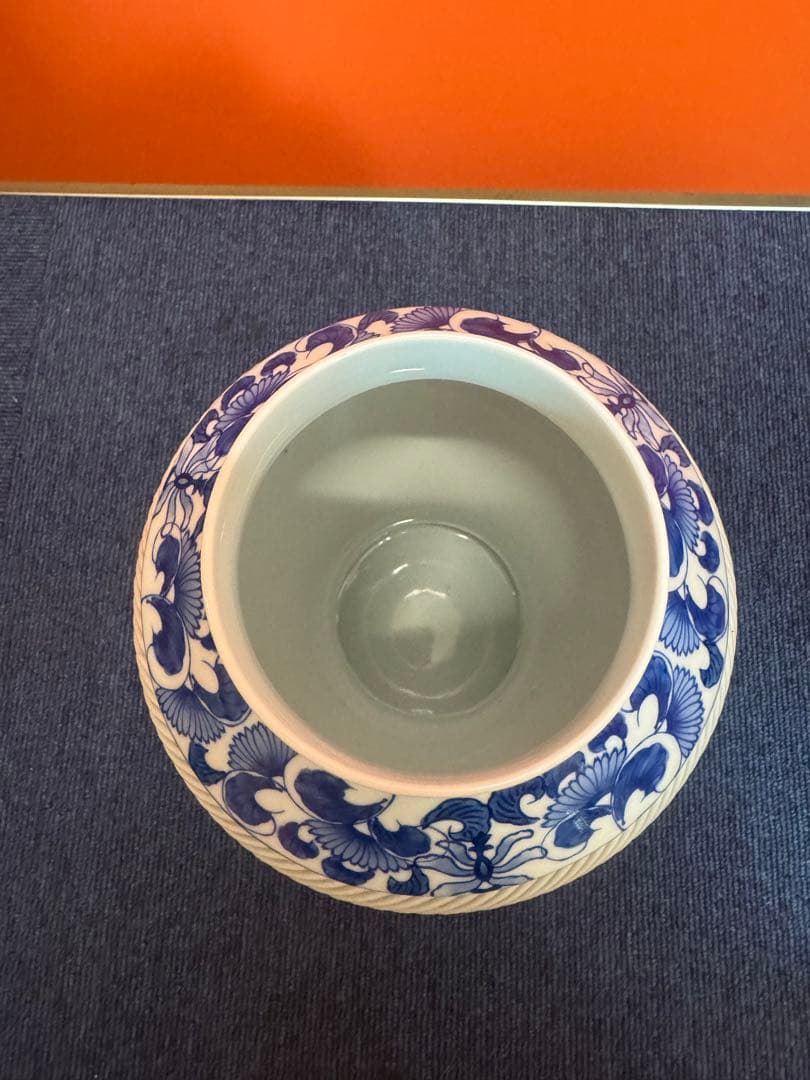 1568 【希少】有田焼　網目透かし壺　琴峰　蓋付き　染付青花花瓶
