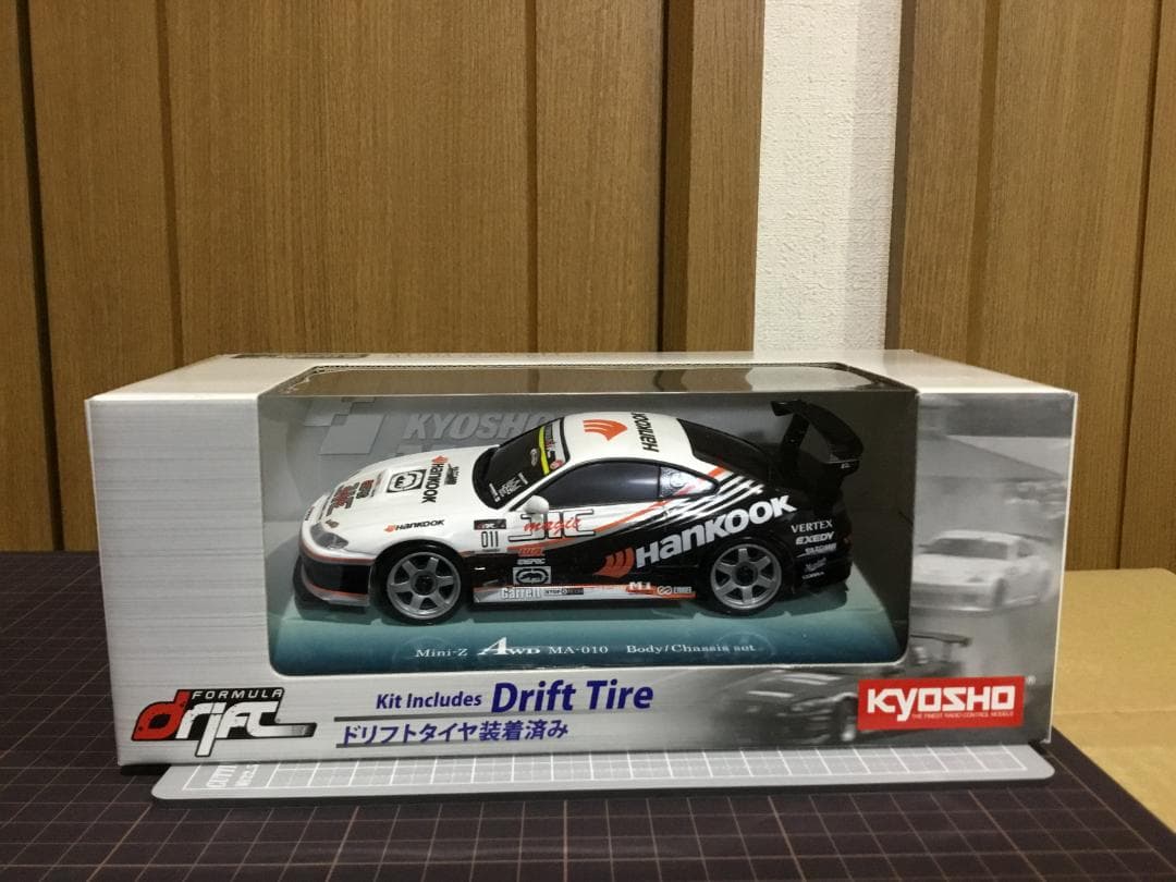 ミニッツ　 フォーミュラⅮ　Silvia　S15ボディ・シャシーセット （新品）