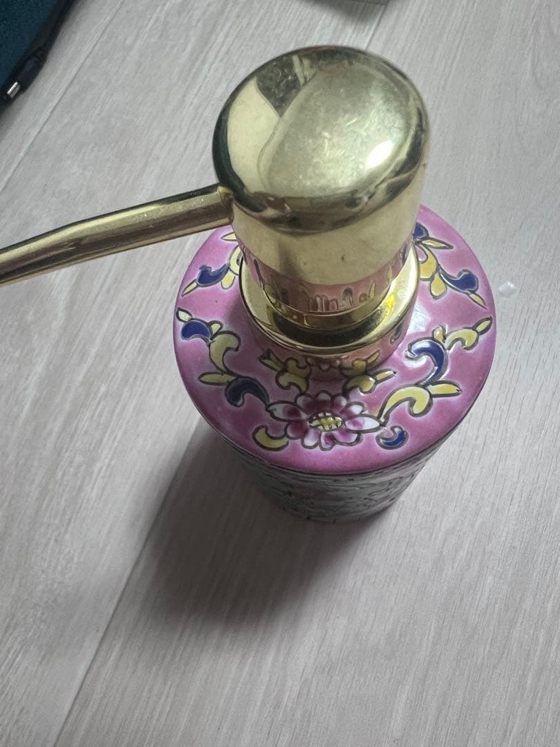 プラナカン食器ソープディスペンサー