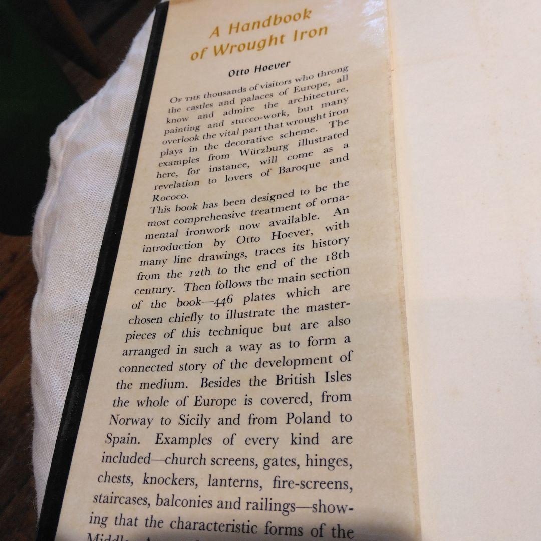 本　A  Handbook of wrougt  iron