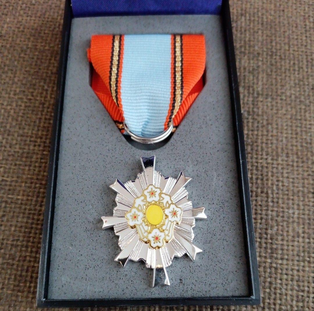【激レア 美品】第四級防衛功労章 第9号賞詞 防衛記念章 現行タイプ 勲章 徽章