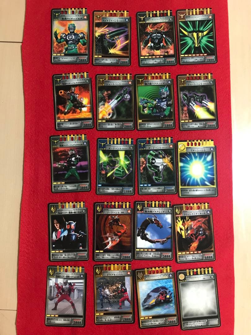 まとめ売り美品151枚　仮面ライダー龍騎アドベントカード