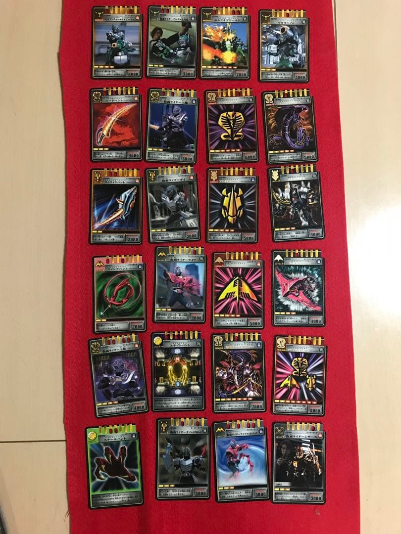 まとめ売り美品151枚　仮面ライダー龍騎アドベントカード