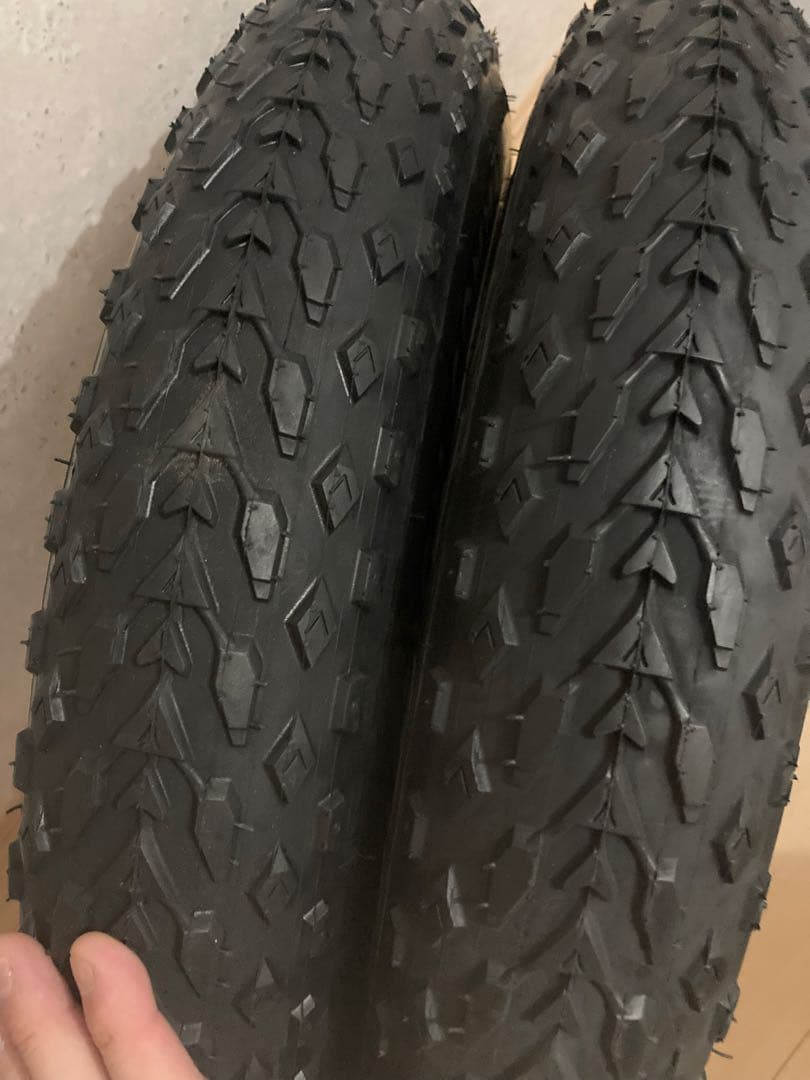 ファットバイク20インチ用タイヤ2本20x4.0