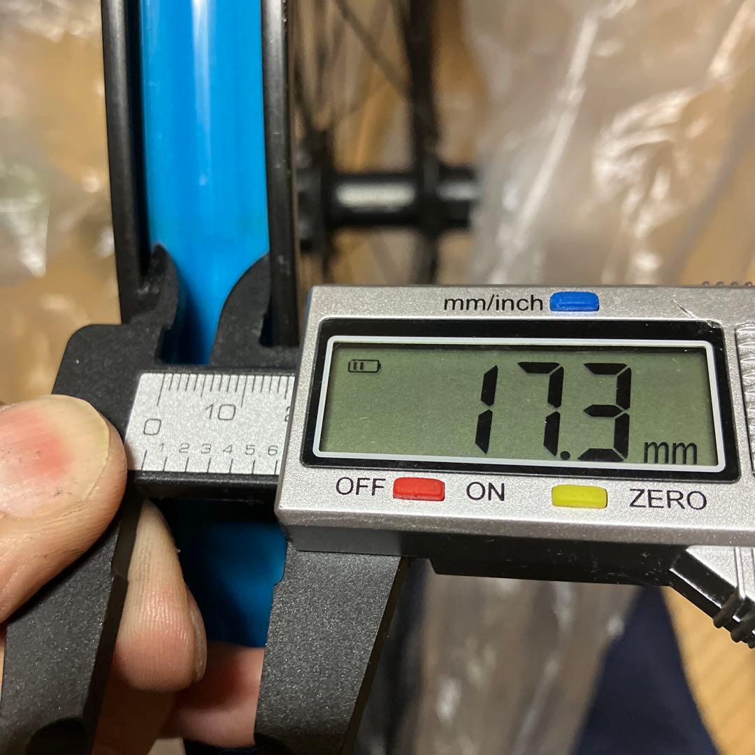 700c ディスクホイール　クイックリリース　 ホイールとタイヤのみです。