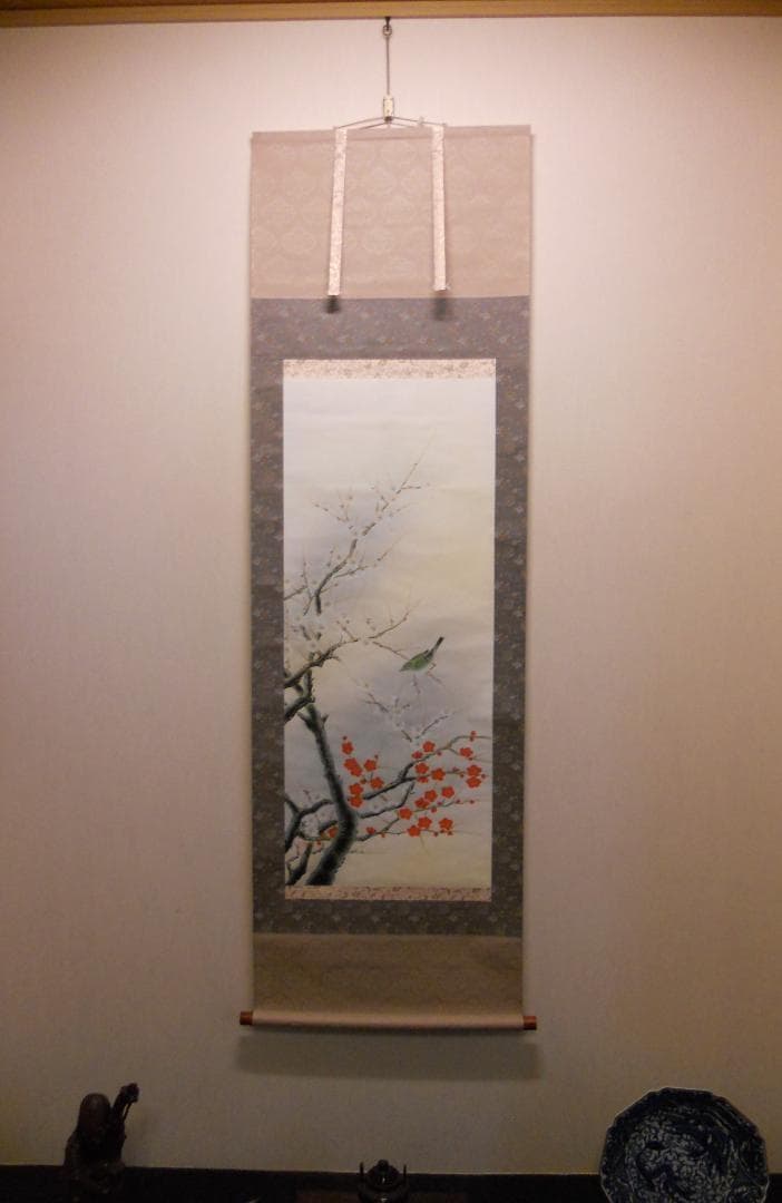 掛け軸 深谷 梅に鶯 絹本 希少 軸装 茶道具 掛軸 美品 です。