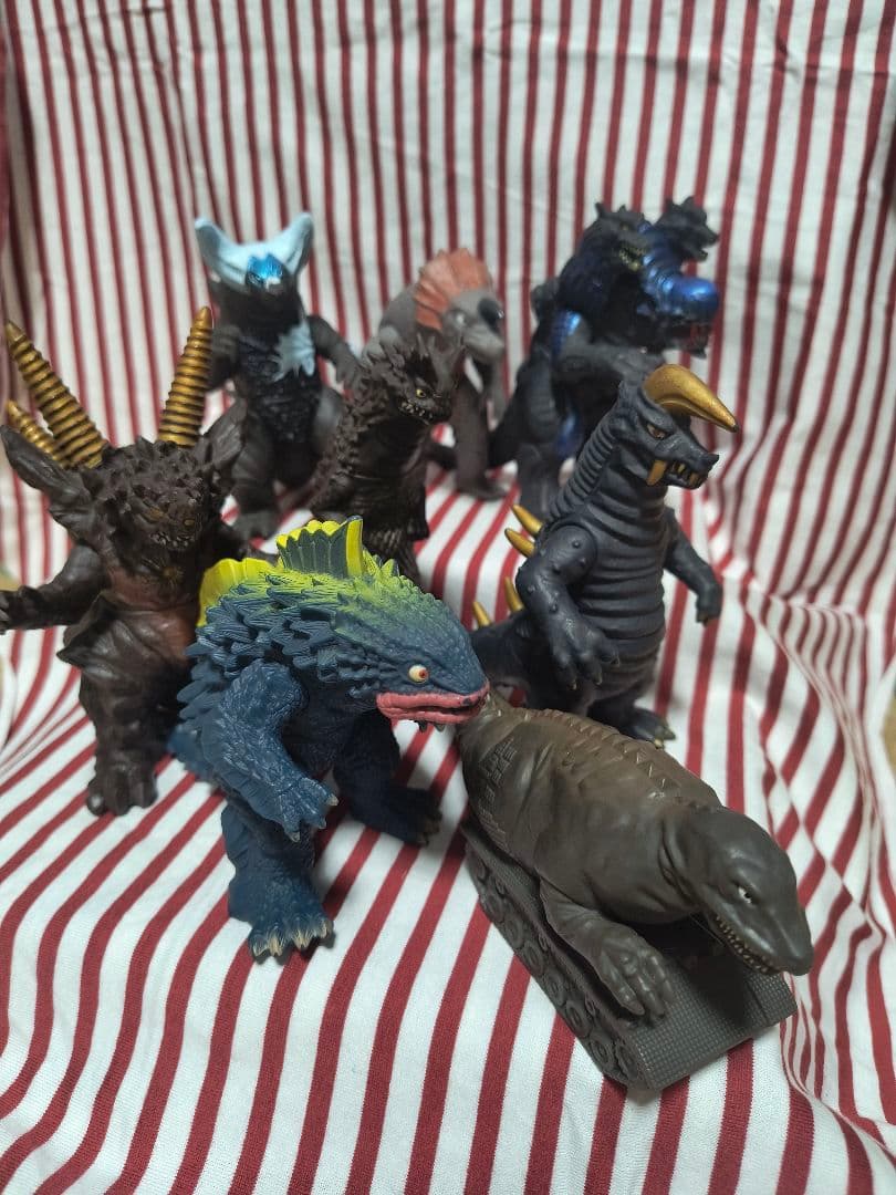 と*ぺ様 ウルトラマン・怪獣ソフビ89体セット