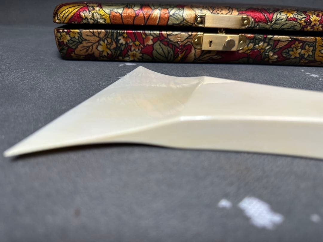 極上　高級　津軽三味線　撥　バチ　天然素材　和楽器　民謡　アンティーク　細密細工