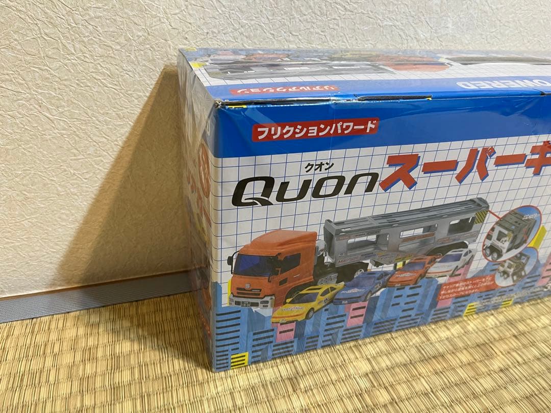 【新品未開封】トイコー QUON スーパーキャリアカー
