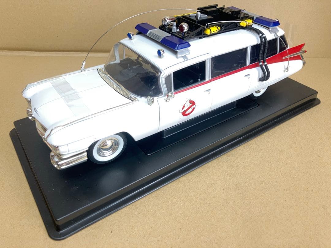 【未使用品】1/18 ゴーストバスターズ ECTO1 キャデラックJOYRIDE