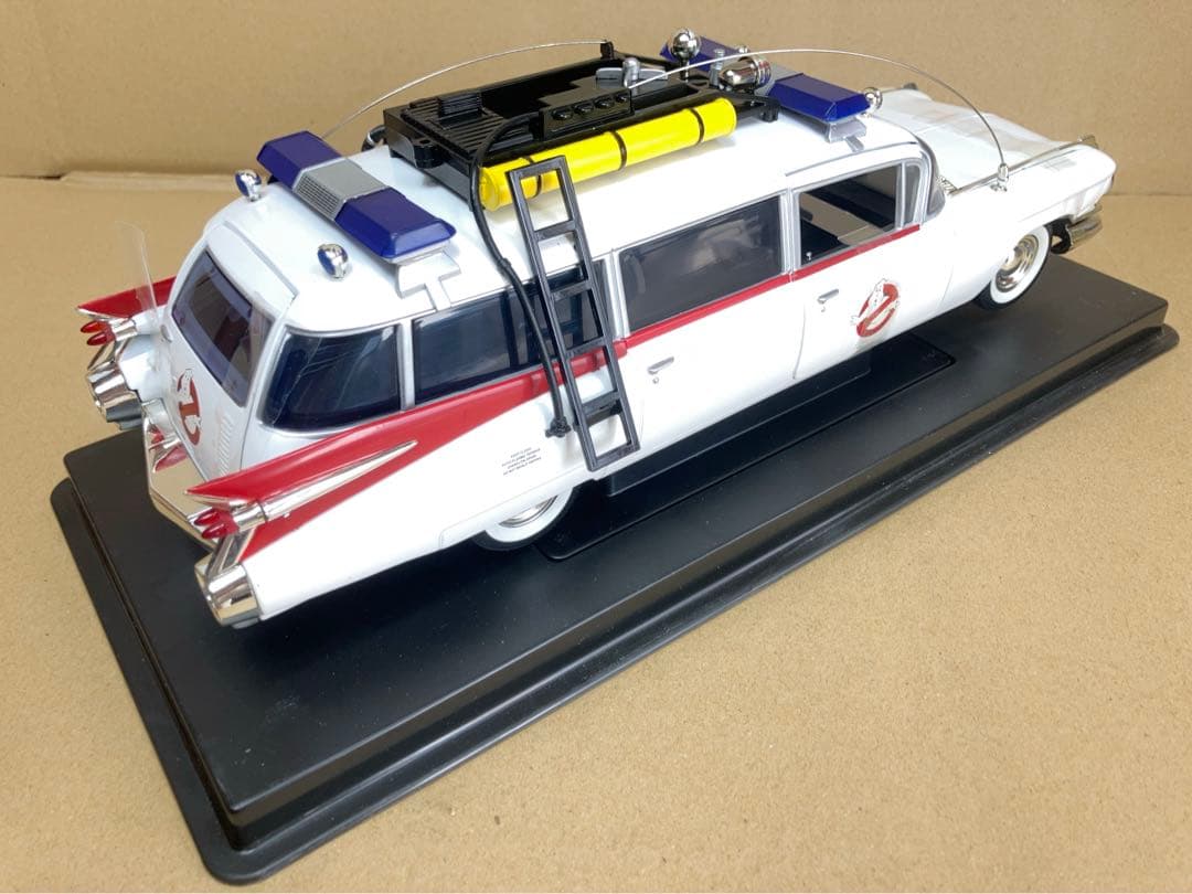【未使用品】1/18 ゴーストバスターズ ECTO1 キャデラックJOYRIDE