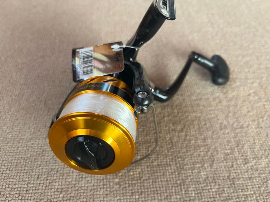 ダイワジョイナス 1500 と ワールドスピン 4000 未使用品2品まとめ売り