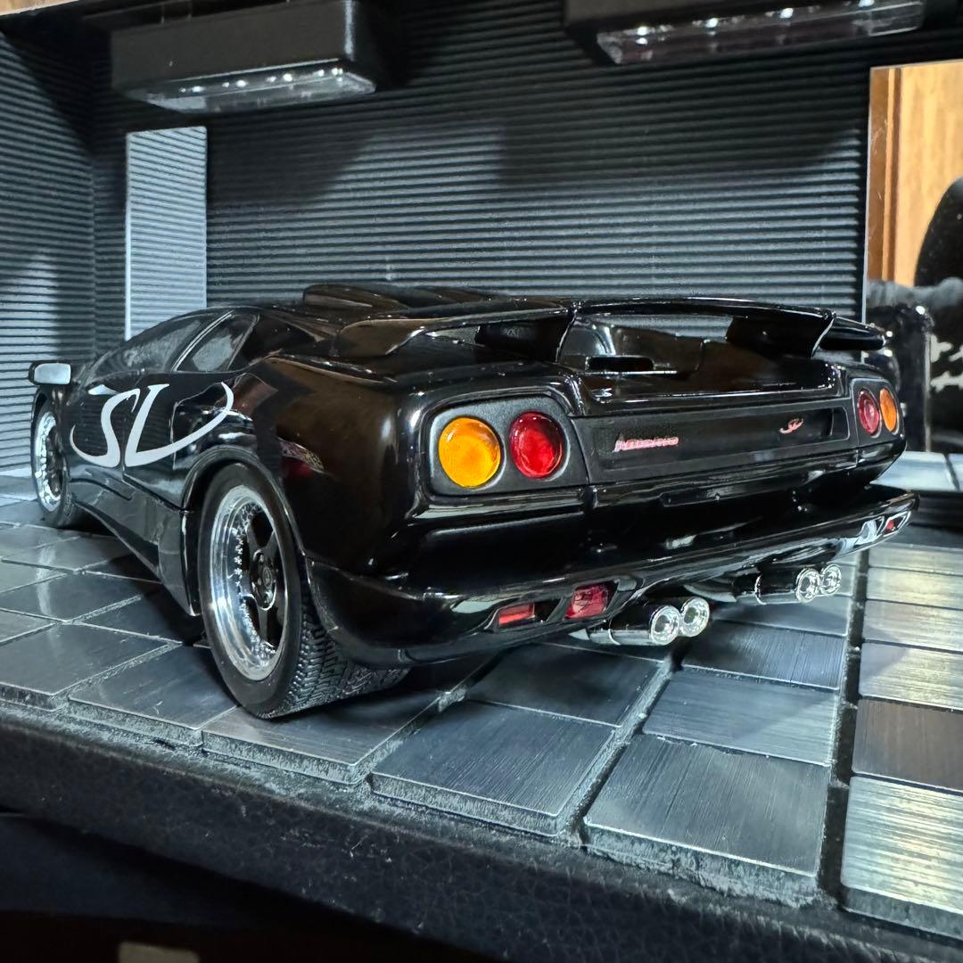 オートアート 1/18 ランボルギーニ ディアブロ ブラック　ケース付