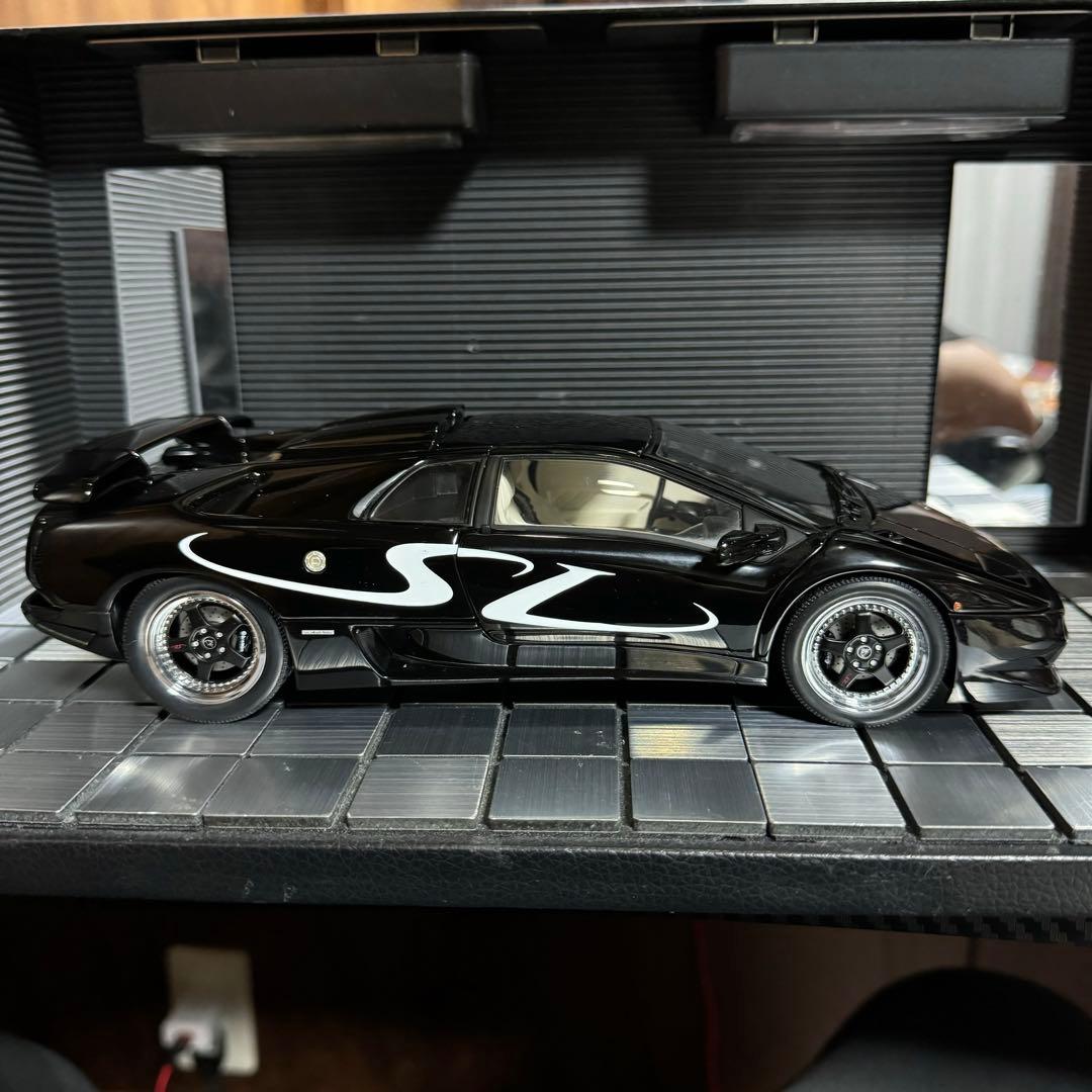 オートアート 1/18 ランボルギーニ ディアブロ ブラック　ケース付