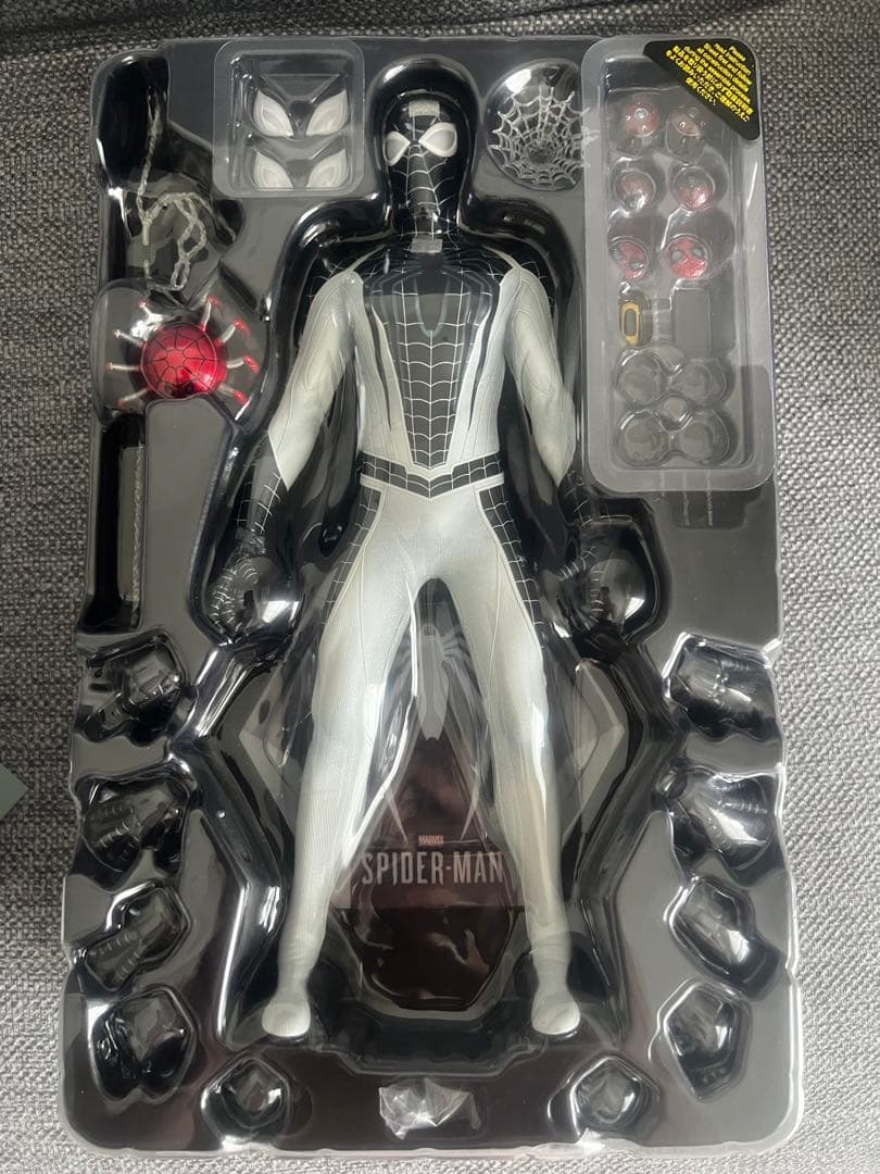 ホットトイズ スパイダーマン(ネガティブ・スーツ版) 1/6 SpiderMan