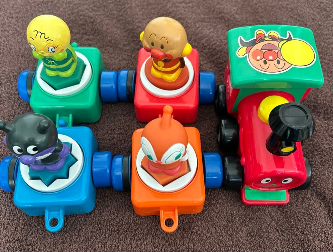 アンパンマン　SLまん パズル　フィギュア　バイキンマン ドキンちゃん
