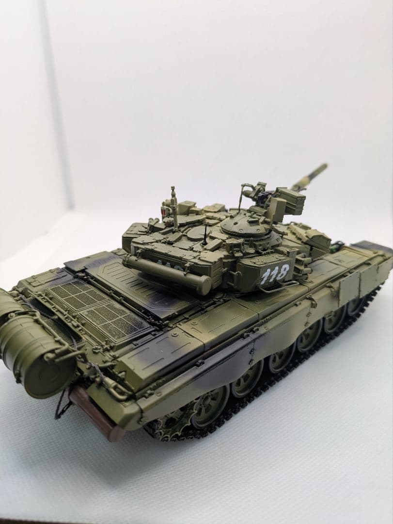 塗装済完成品　モンモデル 1/35 ロシア 主力戦車 T-90A