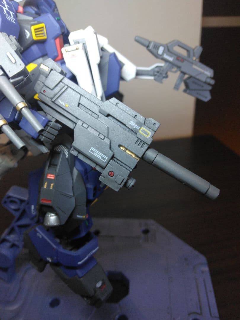 HG アドバンスド・ヘイズル　全塗装完成品　改造品　台座付　説明書付き