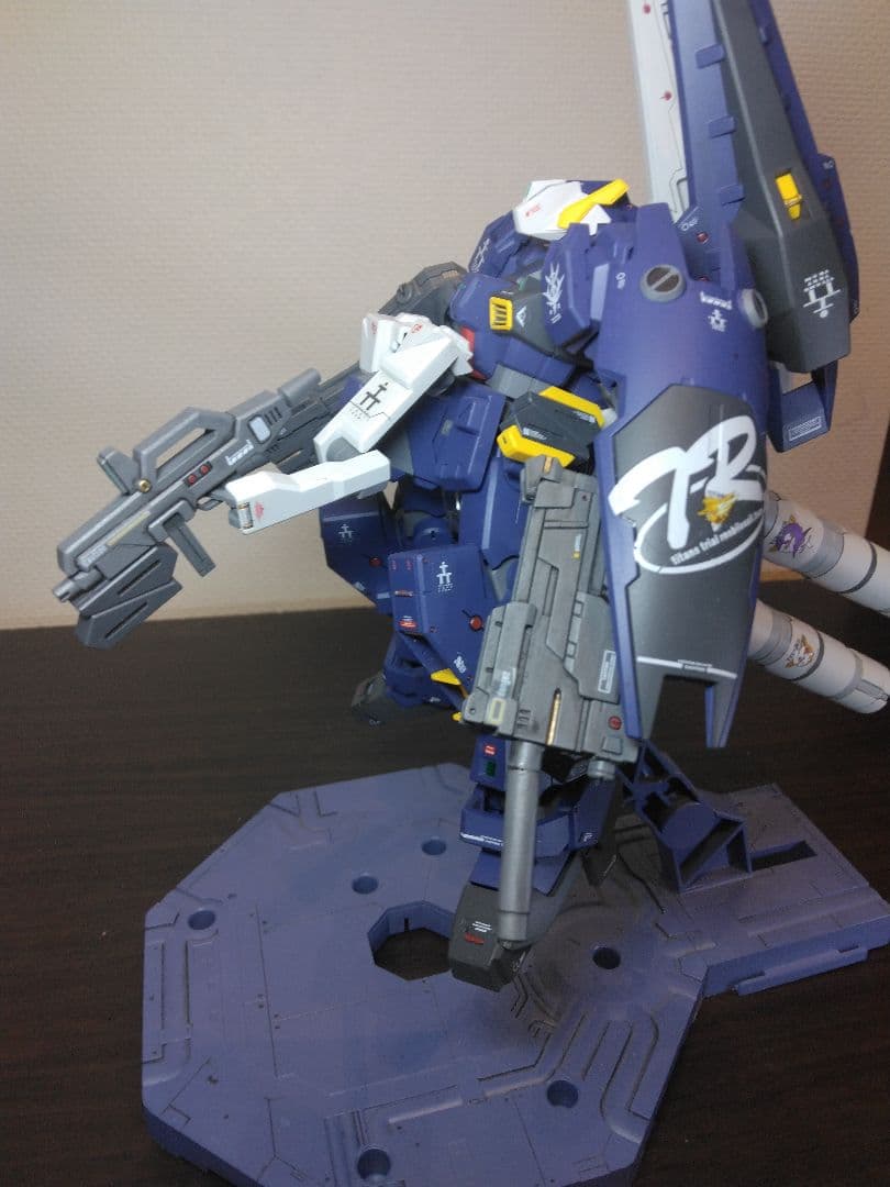 HG アドバンスド・ヘイズル　全塗装完成品　改造品　台座付　説明書付き