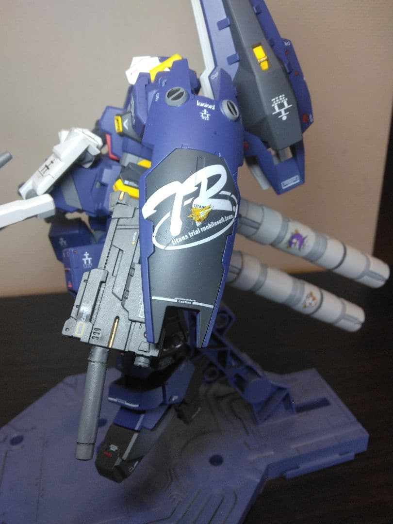 HG アドバンスド・ヘイズル　全塗装完成品　改造品　台座付　説明書付き