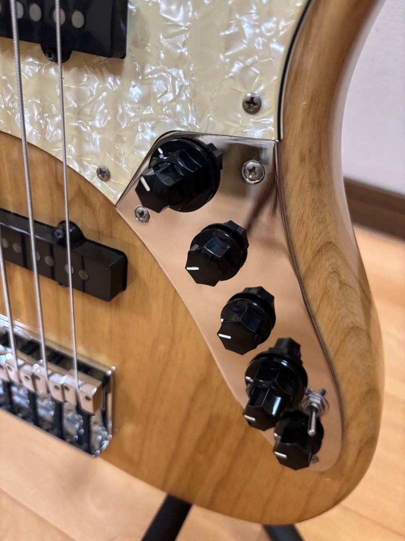ベース Sire V7 5ST Ash Natural