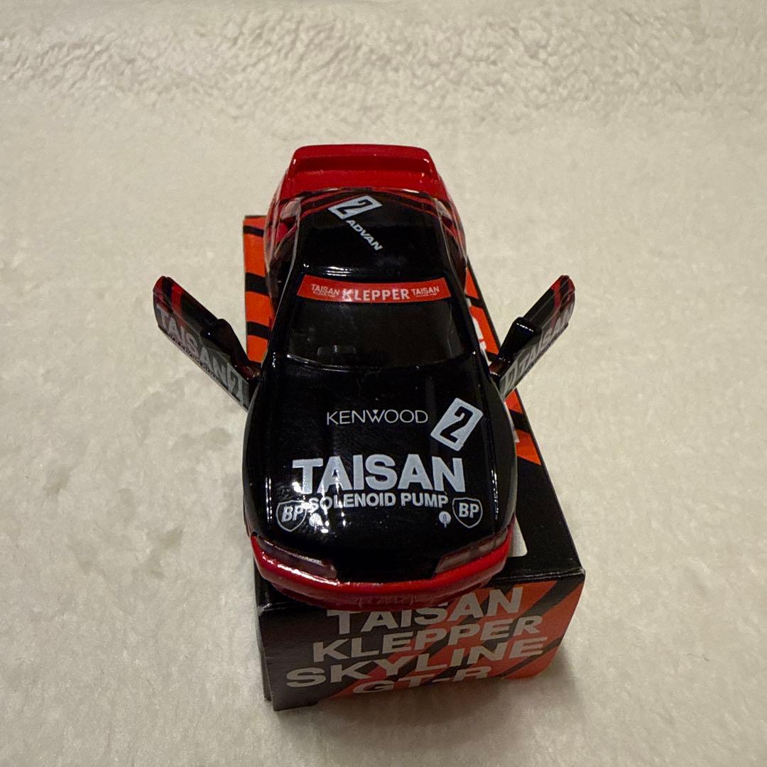 トミカ　日産スカイラインGT-R（R32）のカラーリング