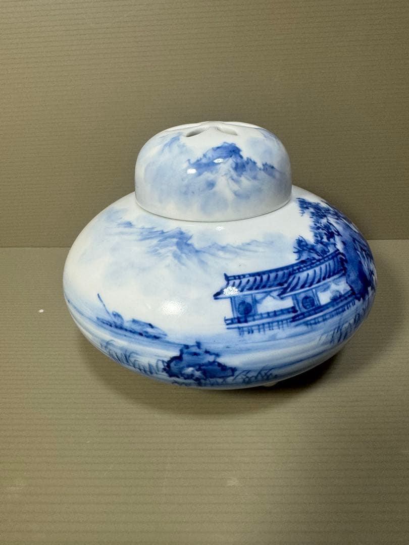 2284 有田焼　染付山水　香炉