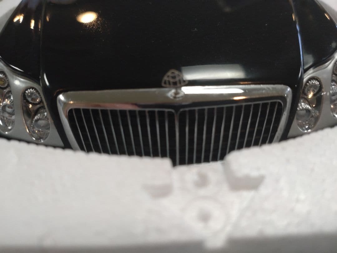 【新品・未使用】AUTOart MAYBACH 57 1/18スケール