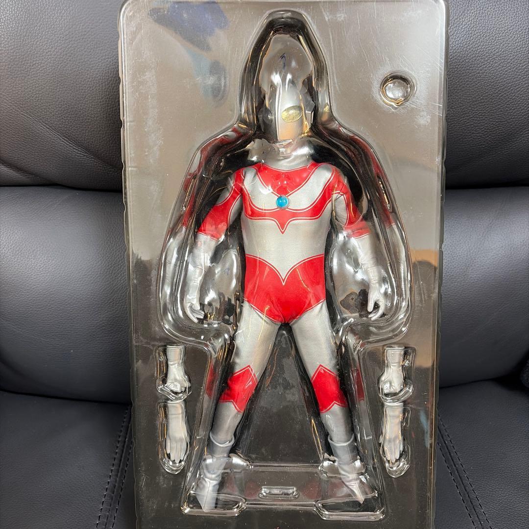 RAH帰ってきたウルトラマン　破損あり