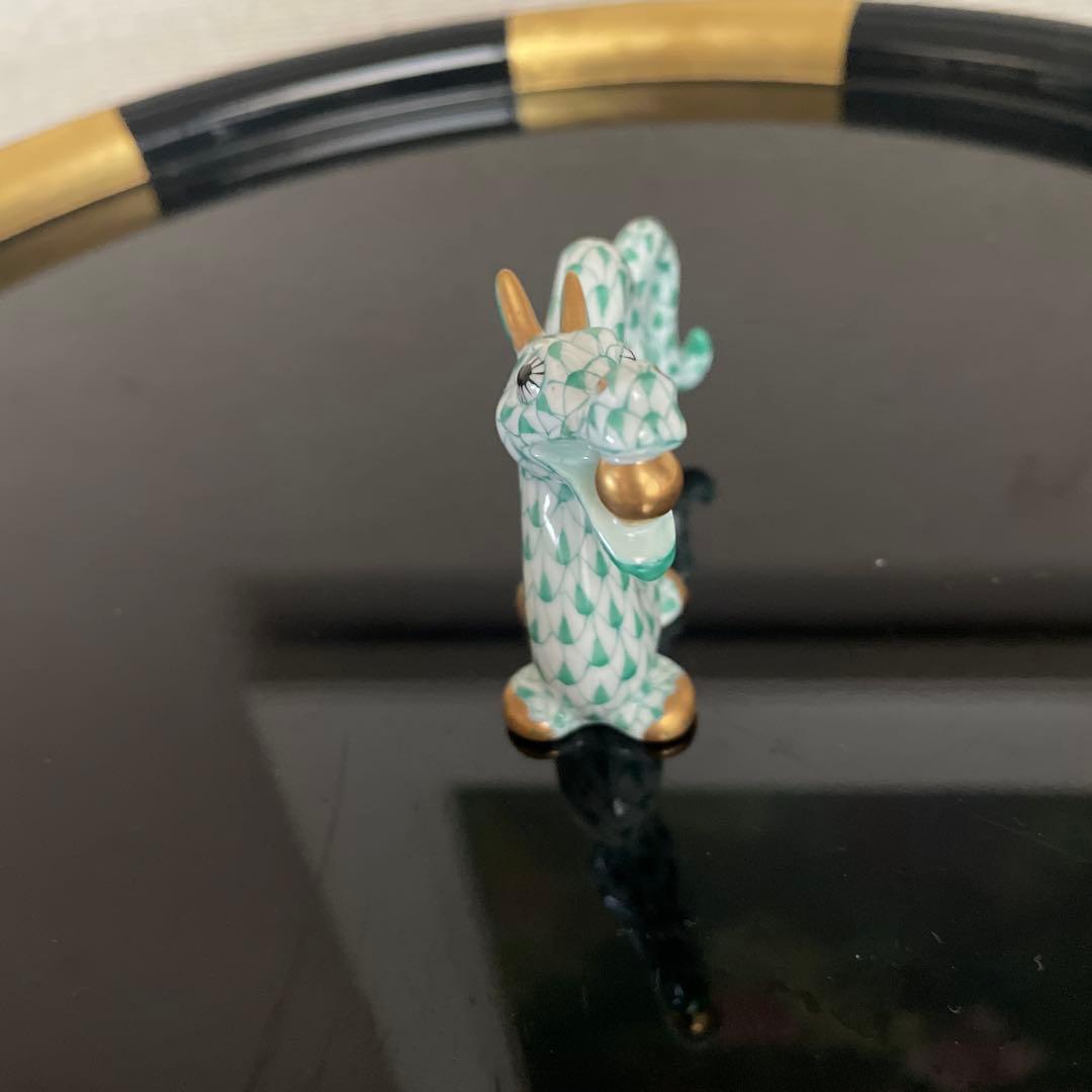 ヘレンド　辰　置き物