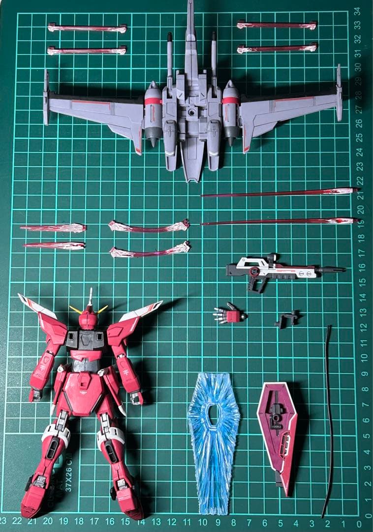 インフィニットジャスティスガンダム弍式　塗装完成品　部分塗装　HG