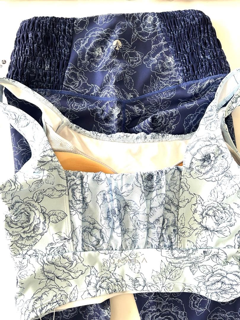 タグ付新品スカーラ　上下セット　MブラトップとSレギンス　SUKALA2バック付