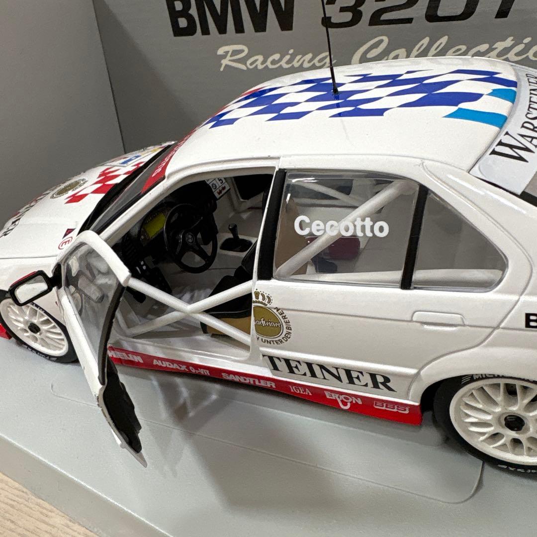 ミニカー  320i STW 1:18 UT models