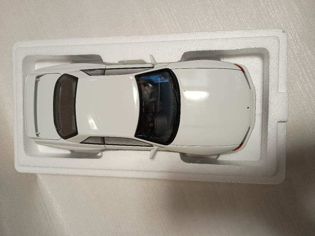 オートアート1/18 スカイラインGT-R N1 ニスモ　OPパーツVer