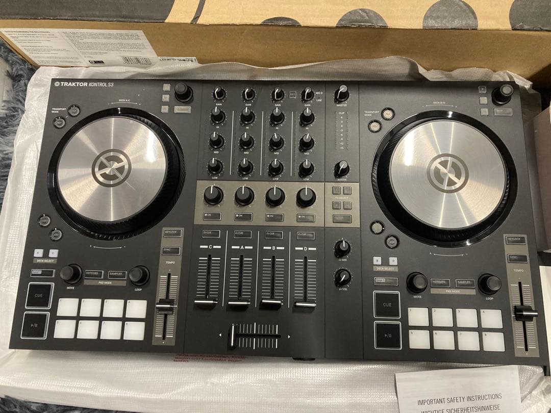 B0101)Traktor Kontrol S3 Djコントローラー