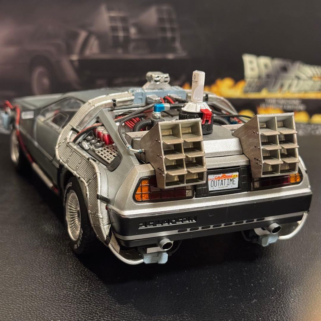 デロリアン 1/18 アルティメットエディション バックトゥザフューチャー