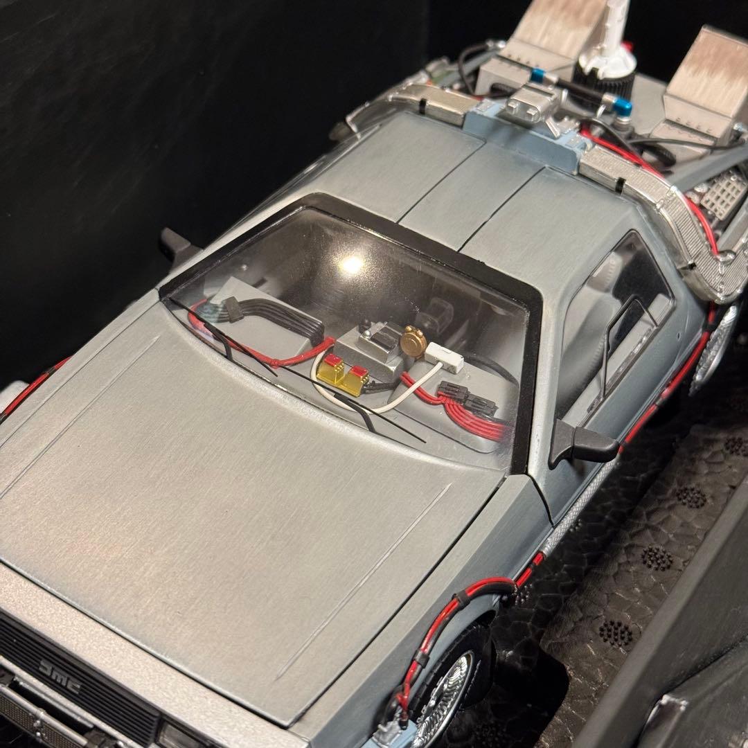 デロリアン 1/18 アルティメットエディション バックトゥザフューチャー
