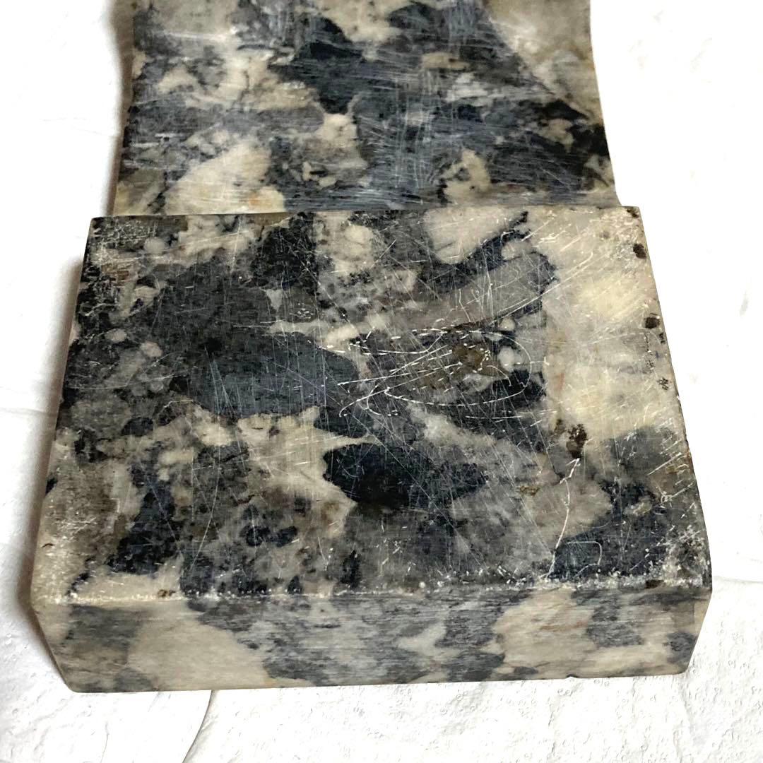 豆斑玉石の古硯　豆斑美石　硯　3点足
