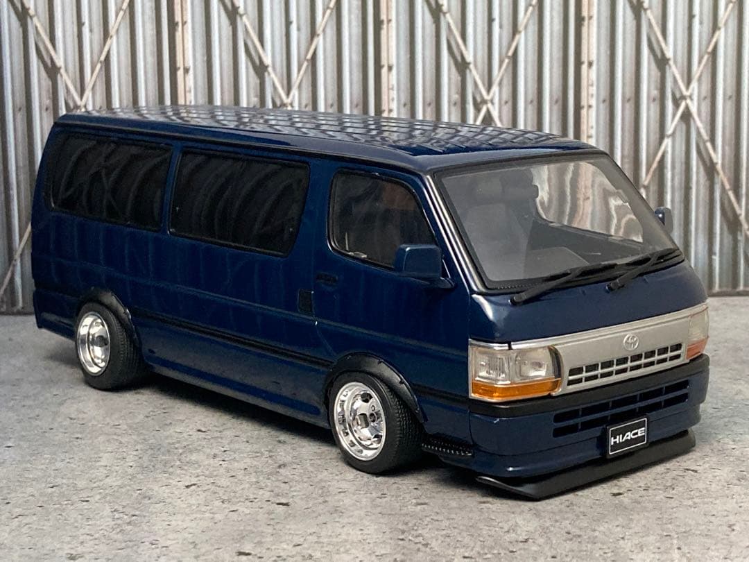 1/24ハイエースバン（100系）カスタム品