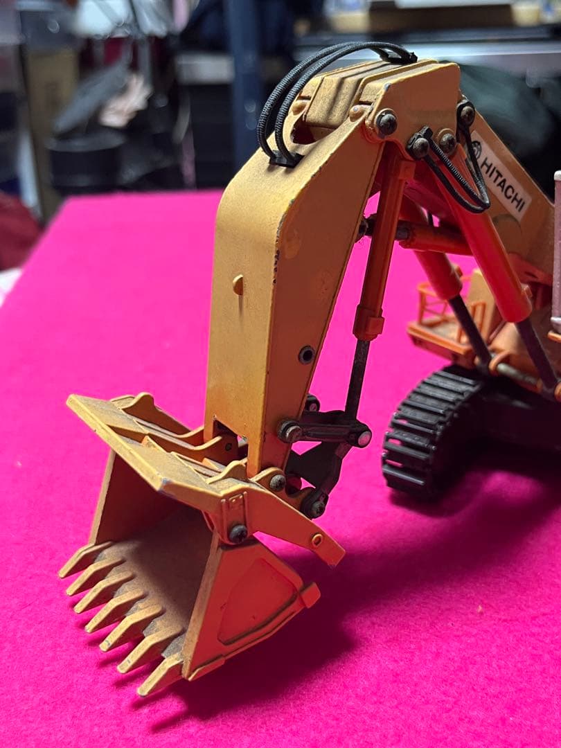 ヨネザワトイズ・ダイヤペット製 HITACHI エクスカベーター模型1/60