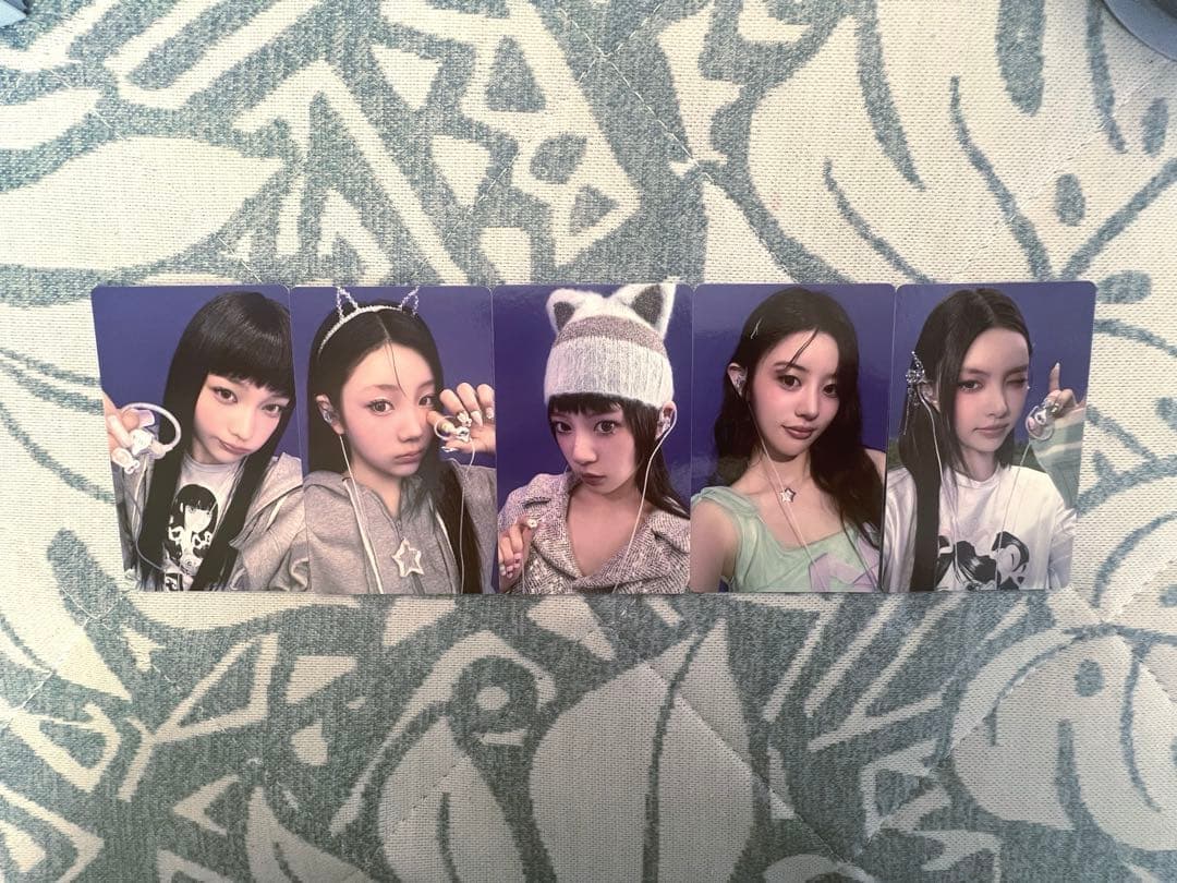 ILLIT bomb Merch イヤモニ　イヤフォン