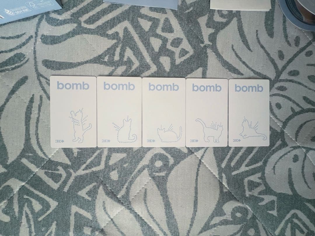 ILLIT bomb Merch イヤモニ　イヤフォン