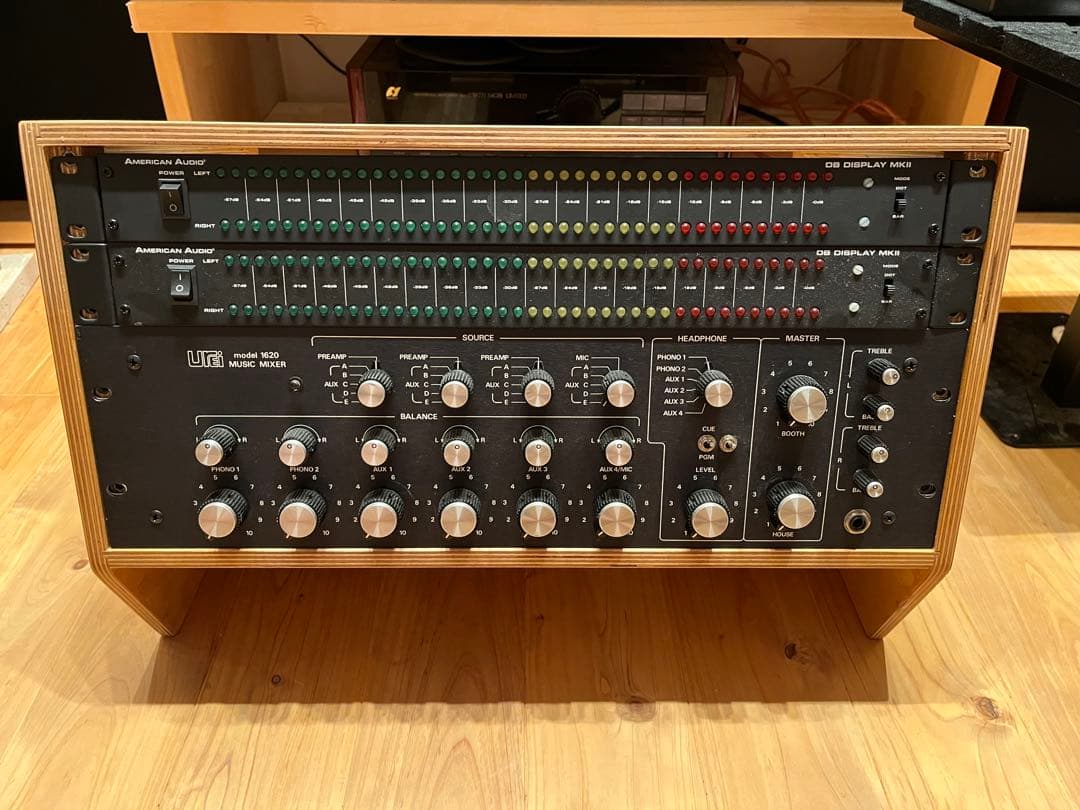 Urei 1620 木製ラック 6U