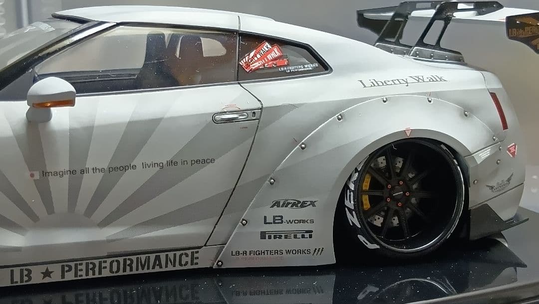 1/24 プラモデル完成品 R35 GT-R リバティーウォーク 戦闘機カラー